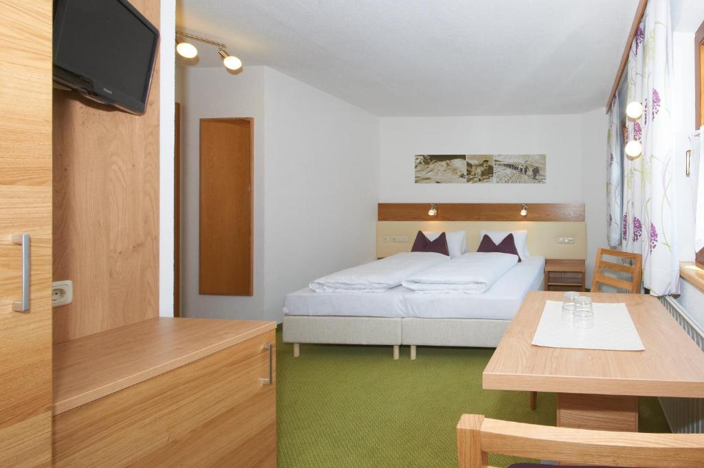 Haus Markus Strolz Sankt Anton am Arlberg Szoba fotó